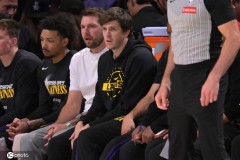 湖人官方：里夫斯确定将缺战季后赛首轮湖人VS火箭G4