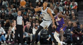 文班亚马34+11吉莱斯皮24分 马刺绝杀太阳