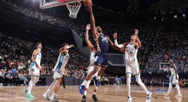 小卡狂轰31分文班19分 美国条纹队淘汰世界队