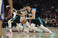 阿夫迪亚25+10阿丘瓦27+11 开拓者胜国王