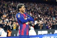 巴萨好命？莱万这球进得太“巧”！客场2-1逆转十人马竞，7分优势领跑西甲