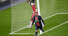 米兰体育报：巴黎批准2376红军球迷入场，欧冠夜王子公园重现喧嚣