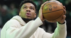 曝雄鹿欲安排字母哥赛季报销遭拒 双方产生分歧