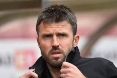 曼联宣布新帅人选：卡里克时隔四年回归，携四名助手签约半年