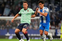 2-1、0-0！足坛悲喜夜！B费追平C罗，谢什科成曼联第一！