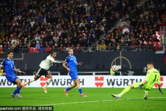 恩达夫帽子戏法绝平！斯图加特与多特蒙德上演德甲史诗对决