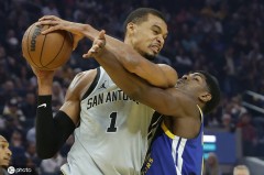 文班亚马41+18+3+3帽 卡斯尔15+11马刺轻取残阵勇士