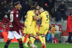 逆转惊险！AC米兰客场3-2击败都灵，强势登顶意甲榜首