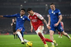 足坛一夜动态：AC米兰22轮不败，阿森纳双杀切尔西，巴萨冲4冠王