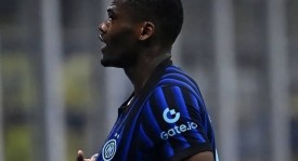 天塌了！1.5亿转费会一夜归零？那不勒斯这出夺冠即解散的悲剧让全意甲哭麻了！