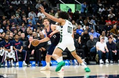 字母哥缺阵伦纳德28分 加兰15+6快船33分大胜雄鹿