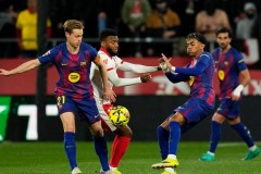 赫罗纳爆冷逆转巴萨，西甲最新积分榜出炉：巴萨丢失榜首位置