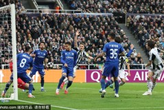 欧冠风波：安东尼·戈登怒斥名宿“胡言乱语”，病中出战意愿遭质疑后赛场正名