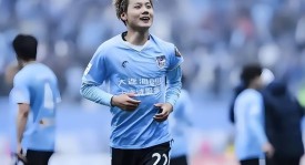 大连英博刚击败辽宁铁人豪取五连胜！毛伟杰就被德甲门兴队挖走正式开启留洋生涯，值得期待被辟谣