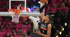 文班季后赛首秀太过完美 连超邓肯罗宾逊传承队史