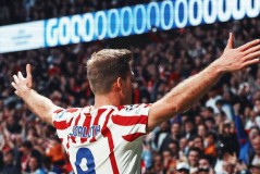 欧冠巨星瑟尔洛特狂刷7球：14场对阵巴萨，历史传奇并肩