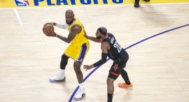 41岁正是打拼的年纪！老詹9分钟8助 创个人季后赛单节纪录