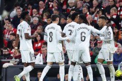 西甲争冠格局大洗牌，皇马3-0完胜毕尔巴鄂，姆巴佩追平C罗纪录引关注