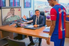 巴萨巨头再会晤拉什福德兄长，或要求逼宫曼联！拉爵难卖3000万以上