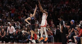 杜兰特射落底角三分 生涯总得分32294超乔丹升历史第五