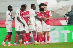 西甲逆转！反超皇马+登上榜首，欧冠冠军爆冷！日本国脚破门制胜