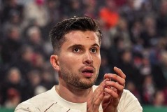 德甲焦点战：稳定状态的奥格斯堡迎战表现挣扎的科隆