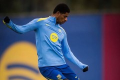 9球9助攻！拉什福德半程最佳引援，曼联太子为啥在巴萨打不上首发了