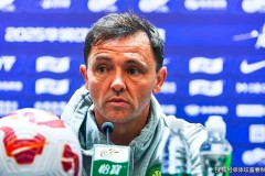 曝国安有望签约新施密特，曾执教多支德甲强队，2获杯赛冠军