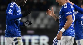 （体育）足球——意甲：科莫胜罗马