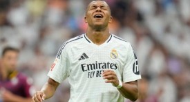 皇马欧冠出局闹剧：姆巴佩自私作祟，卡马文加红牌葬送逆转希望