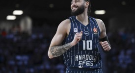 卡马文加赛季末状态低迷，连失三场成皇马折戟关键