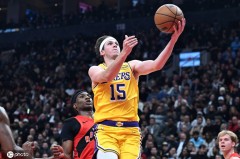 湖人计划给里夫斯5年2.4亿顶薪合同 同时追求字母哥