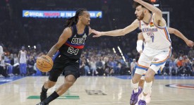 亚历山大47分里德21+10 雷霆加时险胜活塞