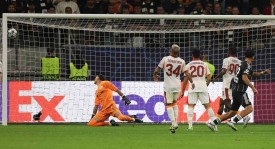 德甲4-0横扫夜！日本前锋28分钟轰第6球，门兴黑马崛起藏玄机