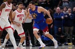 约基奇16+12+13杜兰特仅11分 掘金狂胜火箭