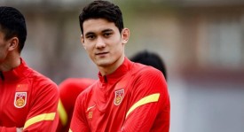 成都蓉城击败国安登顶中超！锋霸拜合拉木官宣赴德甲多特，但传言遭辟谣