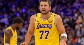 东契奇约翰逊荣膺3月最佳球员 文班亚马哈登获提名