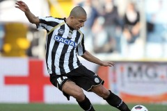 意甲数据库：乌迪内斯VS佛罗伦萨——攻防博弈下的胜负手与比分推演