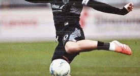 意甲联赛：克雷莫纳自由落体，佛罗伦萨基恩复出