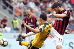 【意甲焦点】红黑军团的救命稻草！维罗纳主场沦为“提款机”，米兰剑指欧冠拒绝爆冷