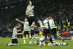 5-3！8-2！欧冠8强一夜诞生4席：葡体史诗级逆转，切尔西曼城惨遭双杀