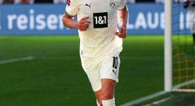 德甲黑店少见亏本，29岁中场0转会费，三强疯抢