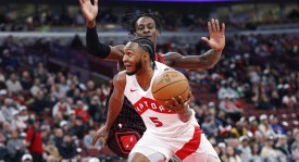 巴雷特23分布泽利斯19分 巴恩斯18+7猛龙轻取公牛