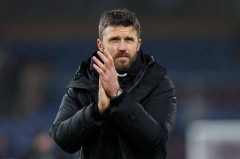 被曼联绝杀后，埃弗顿才发现不对劲，难怪卡里克一直按兵不动