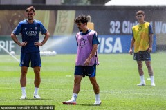 法甲球队巴黎圣日耳曼训练备战世俱杯半决赛</title>
        
    <title>法甲球队巴黎圣日耳曼训练备战世俱杯半决赛