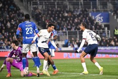 法甲最新积分榜揭晓：巴黎圣日耳曼领跑，里昂逼近前三，尼斯战平继续追赶