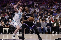 鲍尔30分德罗赞空砍39分 黄蜂胜国王