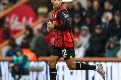 曼联冬窗买中场新增一人选，价格3000万！刚完成43米小贝式吊射