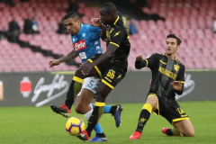 周三008意甲深度解析：那不勒斯主场承压冲胜，残阵帕尔马能否上演防守反击奇迹？