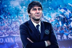 意甲、欧冠一起输，单线之王撑不住了，那不勒斯要换掉孔蒂吗？